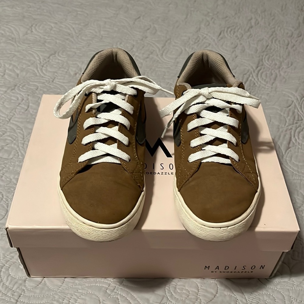 Sneakers; Great for Play and Recreation; Sz 5